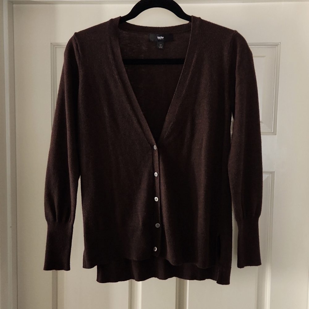 Light weight sweater